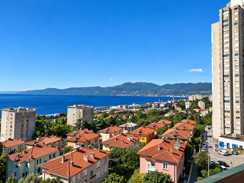 Meerblick vom Balkon im siebten Stock