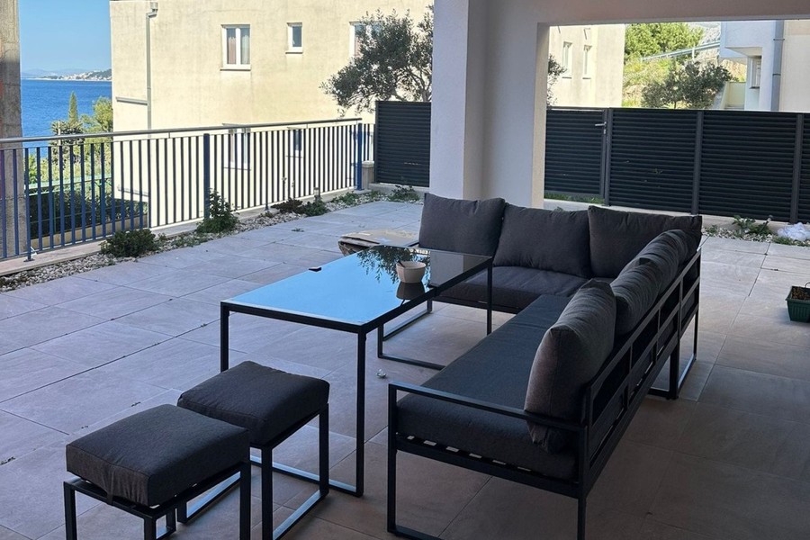 Wohnung mit Terrasse und Meerblick in Omis