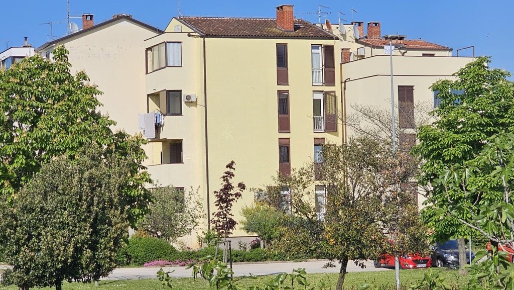 Außenansicht des Wohnhauses mit Garten