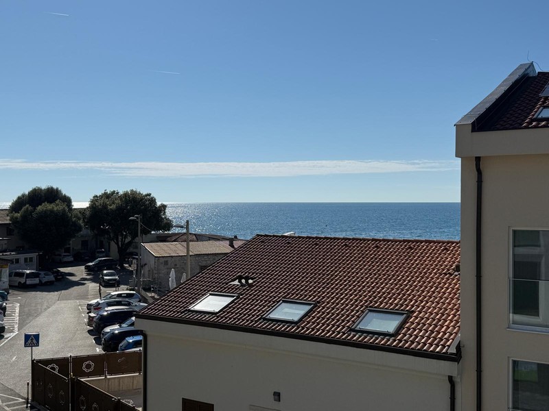 Neubauwohnung mit Meerblick im Zentrum von Umag, Istrien