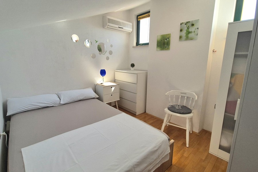 Schlafzimmer mit Klimagerät