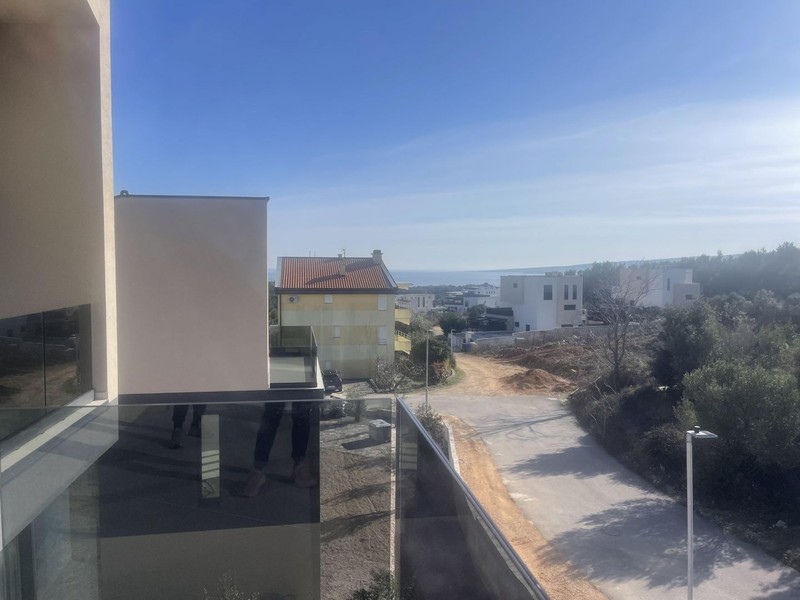 Blick von der oberen Terrasse Richtung Meer
