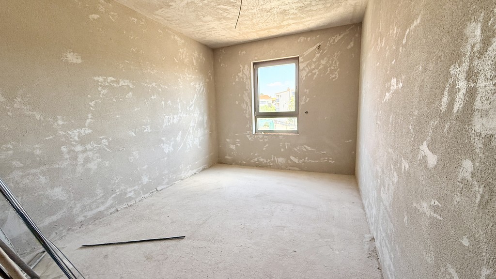Weiteres Schlafzimmer mit Fenster