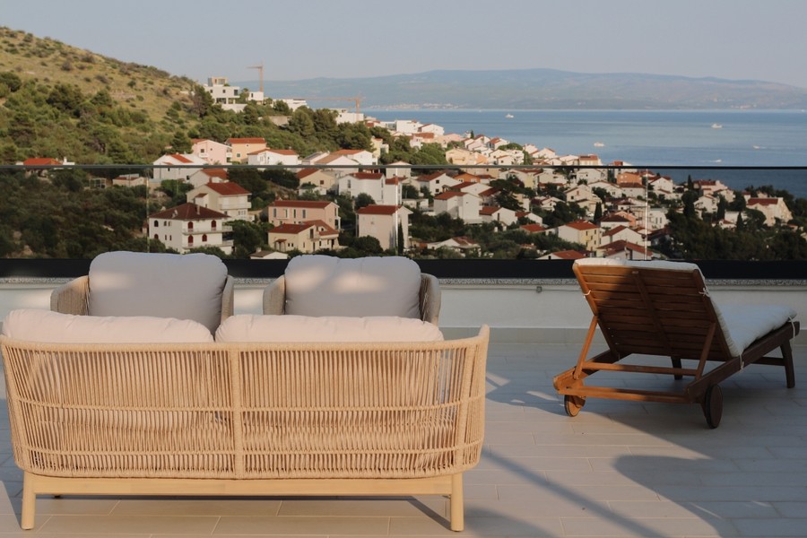 Apartment mit Dachterrasse und Blick auf das Meer in Okrug Gornji, Insel Ciovo